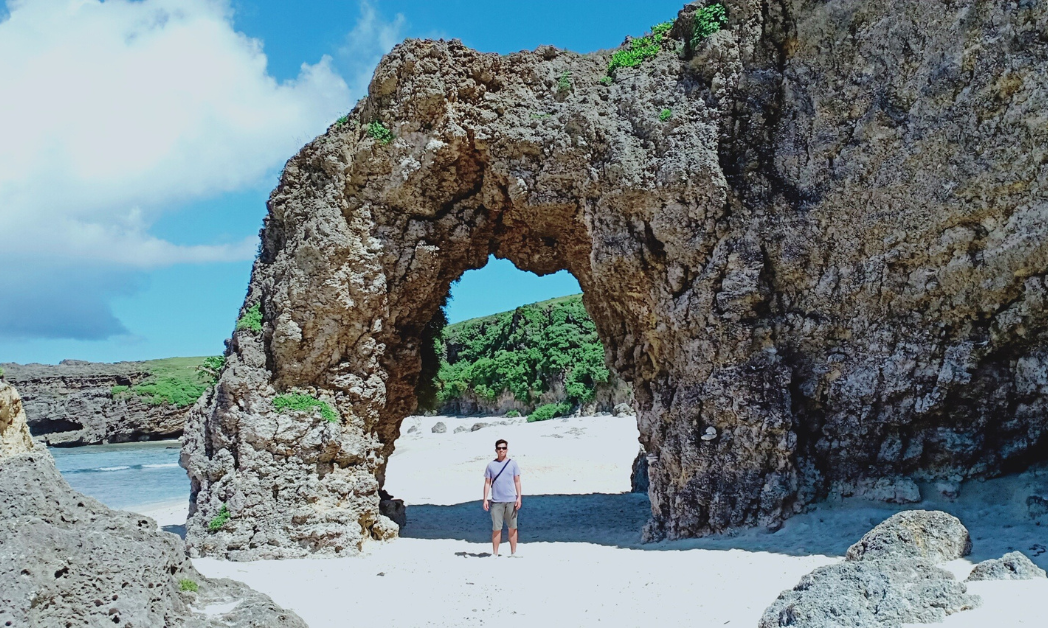 Morong Beach Nakabuang Arch